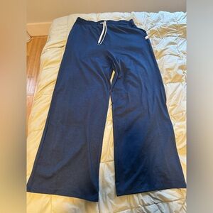 Vuori Halo Essential Wideleg Pant - Short in Blue Coast Heather, size Large